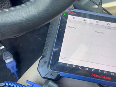 How to Perform an All-Keys-Lost Procedure on Toyota Sienna with Autel IM608